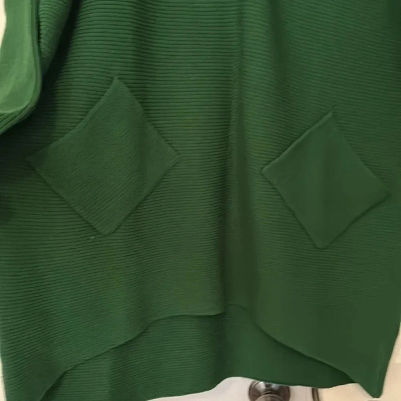 New directions oversized sweater size large green long v-neck - Picture 2 of 6